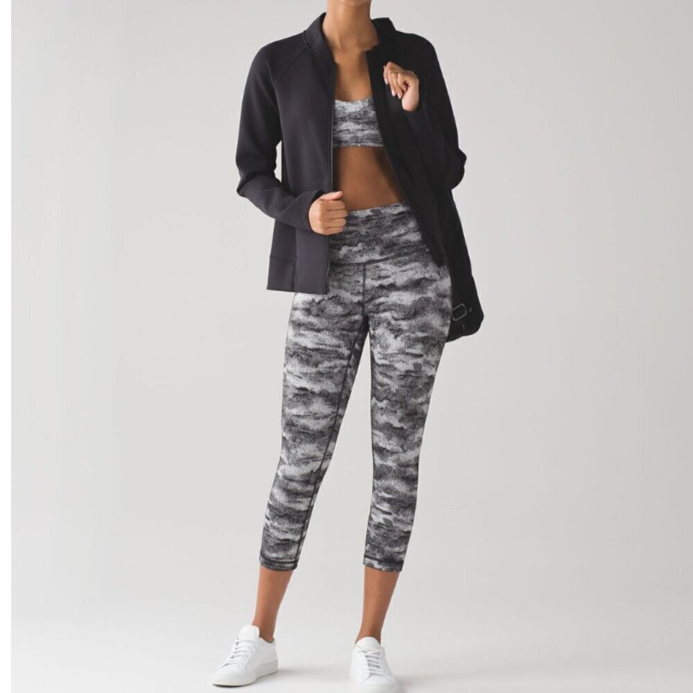 Lululemon Wunder Under Crop Hi‎ Rise Luon Hazy Days Black White size 2